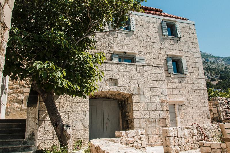 Stone Lady - Holiday Home Omis Exterior photo